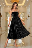 Black Velvet A Line Spaghetti stropper Tea Lengde Prom Dress