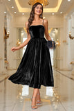 Black Velvet A Line Spaghetti stropper Tea Lengde Prom Dress