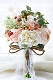 Blush Wedding Handing Blomster