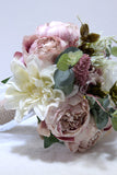 Blush Wedding Handing Blomster