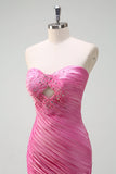 Glitrende Fuchsia Havfrue Stroppeløs Beaded Ruched Ruffles Lang Ballkjole med Splitt