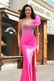 Havfrue Fuchsia One Shoulder Avtagbare Volanger Lang Ballkjole Med Splitt