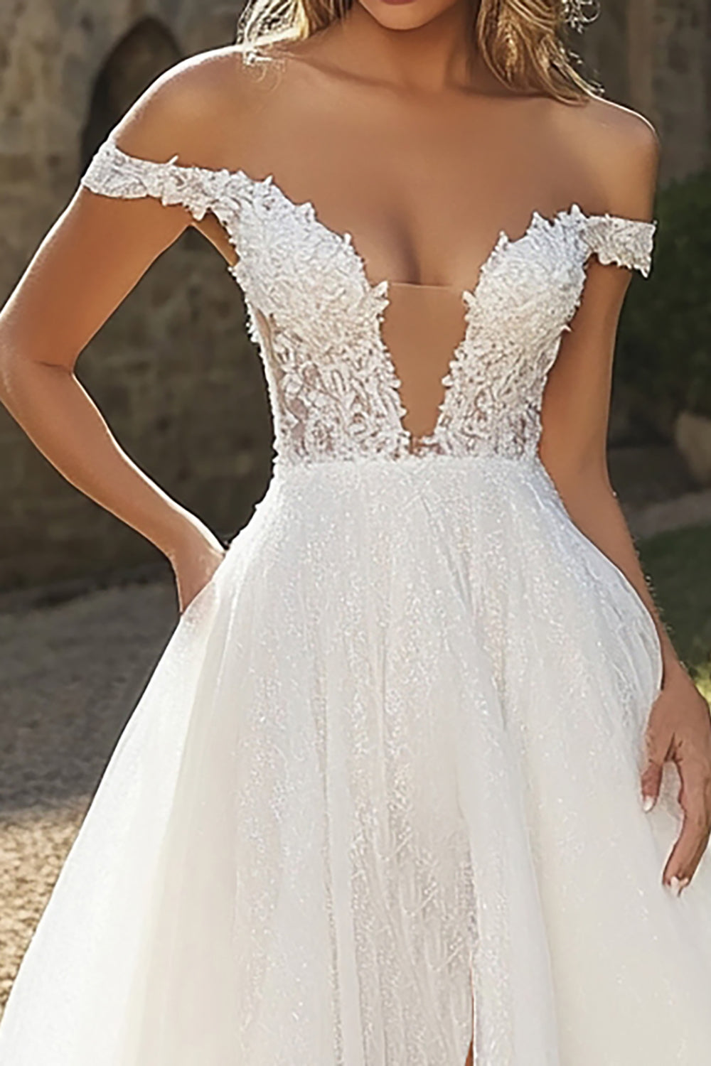 Elfenben A Line Tyll Off the Shoulder Appllikert Brudekjole med Splitt