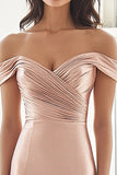 Elegant Blush Off the Shoulder Slire Stretch Sateng Lang Formell Kjole med Ruched