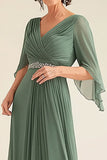 Elegant Eucalyptus A-linje V-hals Ruched Lang Chiffon Mother Of the Bride Kjole med Halve Ermer