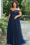 Elegant Navy Off the Shoulder A-linje Chiffon Lang Brudens Mor Kjole med Blonder Appliques