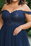 Elegant Navy Off the Shoulder A-linje Chiffon Lang Brudens Mor Kjole med Blonder Appliques