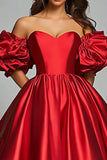Rød Off The Shoulder En linje sateng ruffles ballkjole