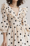 Elfenben A Line V-hals Ruffled Black Polka Dots Kjole med puffermer