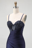 Marineblå korsett havfruekjole med lang ballkjole med perler