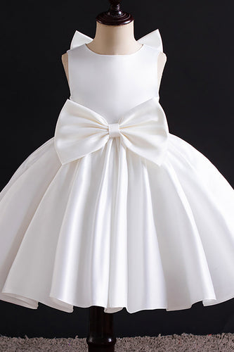 Hvit En linje plissert sateng jente kjole med sløyfe