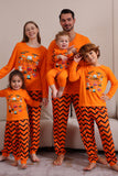 Oransje Halloween familiematchende pyjamassett