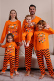 Oransje Halloween familiematchende pyjamassett