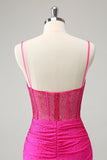 Fuchsia Bodycon Spaghetti stropper Ruched Kort Homecoming kjole med perler