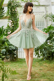 A Line Spaghetti Straps Green Short Homecoming Dress med Appliques