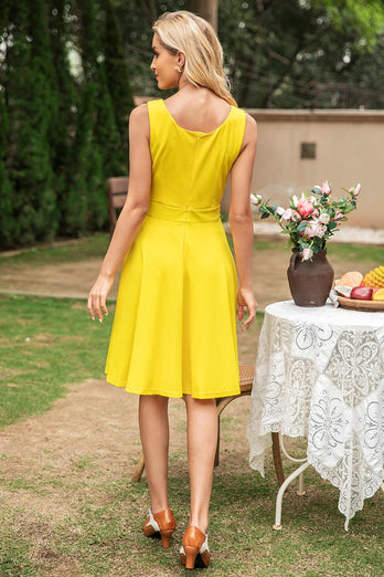 gul v hals ermeløs 1950-tallet kjole