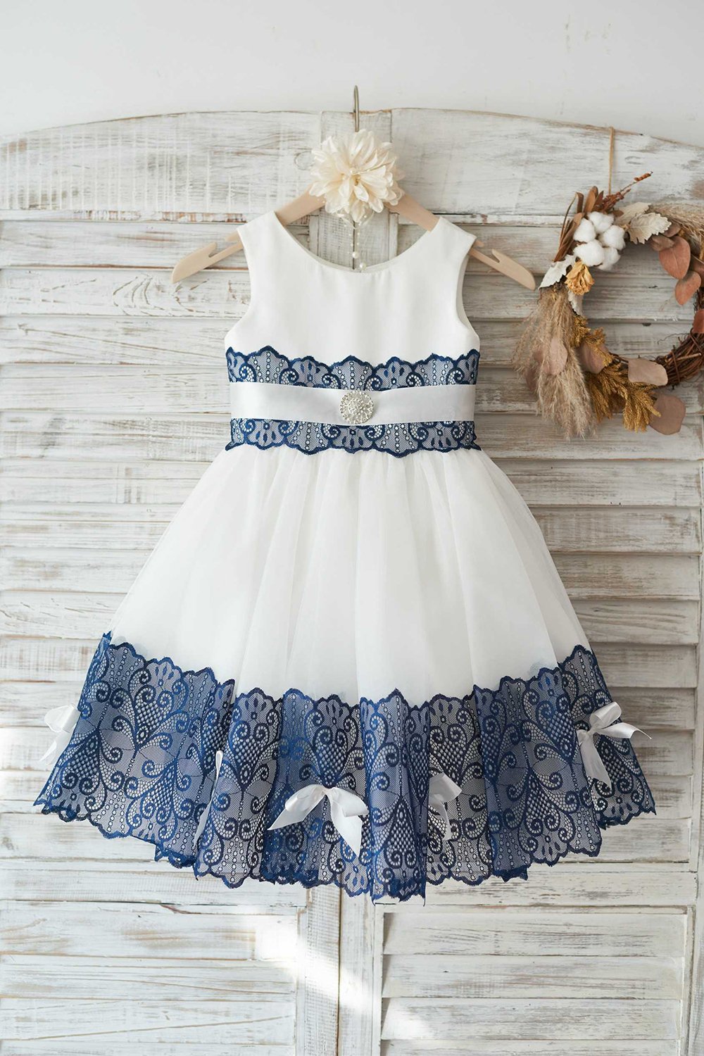 rund hals blå hvit blomst jente kjole med blonder