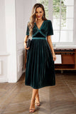 Svart A Line V-Neck Velvet Holiday Party kjole med korte ermer