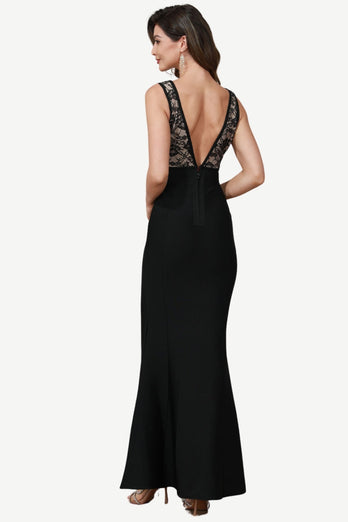 Dyp V-hals svart formell kjole med blonder