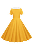 Peter Pan Collar Swing kjole fra 1950-tallet med korte ermer