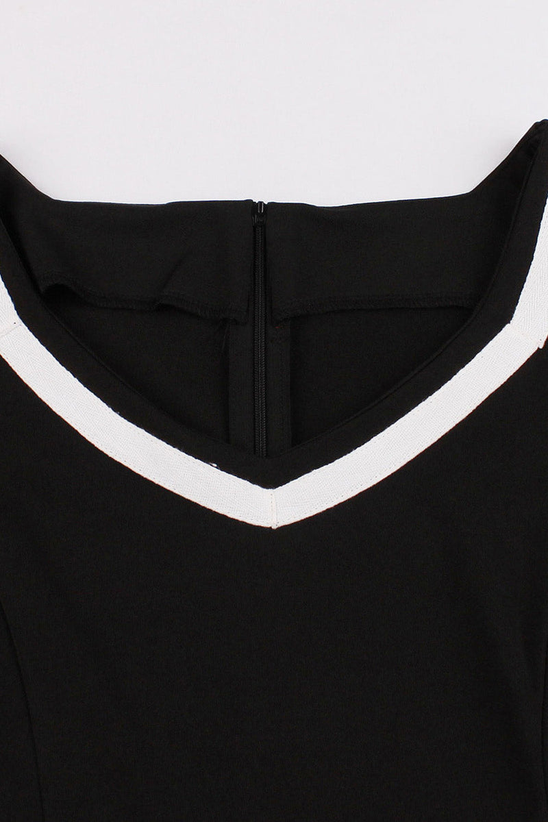Load image into Gallery viewer, V hals korte ermer svart kjole fra 1950-tallet med belte