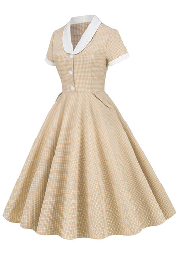 En Line V Neck Blush Vintage kjole med knapp