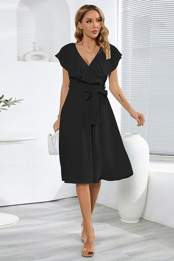 V-hals ermeløs svart casual kjole med volanger