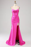 Stunning Mermaid Spaghetti stropper Fuchsia korsett Prom kjole med delt front