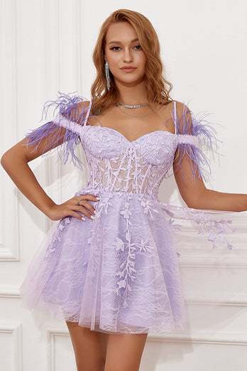Lavendel av skulderen Homecoming Kjole med fjær