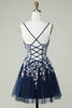 Load image into Gallery viewer, Dusty Sage Spaghetti stropper Homecoming kjole med Criss Cross Back