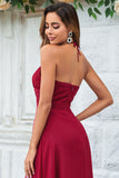 A Line Halter Burgund Long Bridesmaid Dress med Split Front