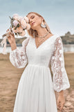 En linje V Neck Ivory Chiffon Sweep Train Boho brudekjole med blonder