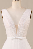 Elegant A Line V Neck Ivory Avtakbar Watteau Train Tyll brudekjole