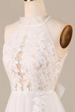 Sjarmerende A Line Halter Neck Ivory Open Back Tylle Sweep Train brudekjole med blonder