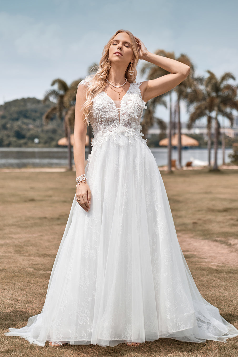 Sparkly Tulle Beaded Ivory Long A Line brudekjole