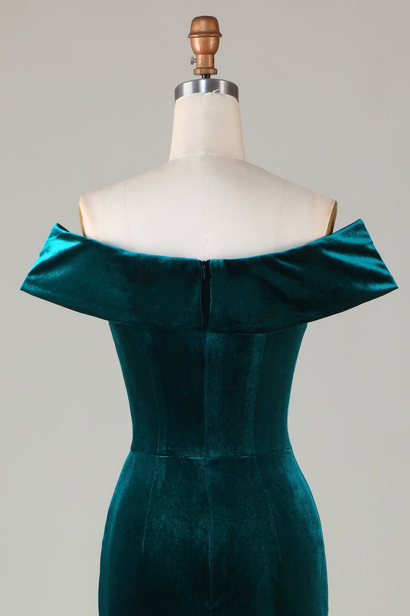 Load image into Gallery viewer, Av skulderen påfugl grønn fløyel havfrue brudepike kjole med spalt