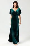 Selvsikker karismatisk A Line V-Neck Peacock Velvet Bridesmaid Dress med Ruffles