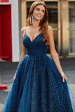 Navy A-Line V-hals Long Beaded Tylle Prom kjoler med plissert