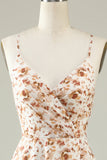 Hvit Floral Boho brudepike kjole med volanger