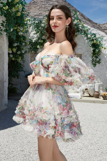 Trendy A Line Ivory Floral Trykt kort tyll Homecoming kjole med korte ermer