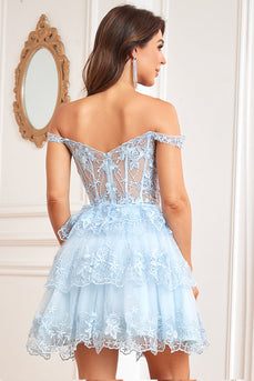 En linje av skulderblå korsett Homecoming kjole med blonder