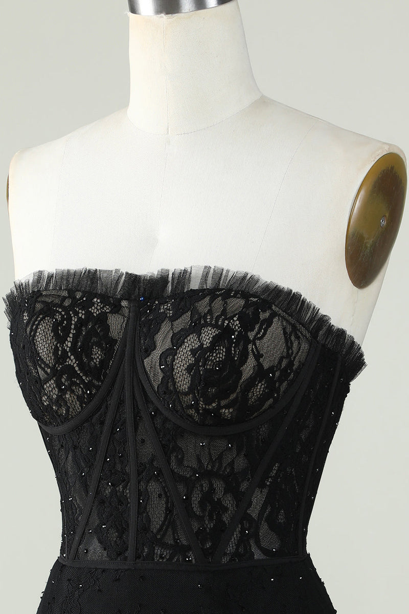 Load image into Gallery viewer, Stroppeløs svart hjemkomstkjole med perler