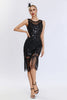 Load image into Gallery viewer, Glitrende svart frynset Gatsby-kjole fra 1920-tallet med tilbehørssett fra 20-tallet