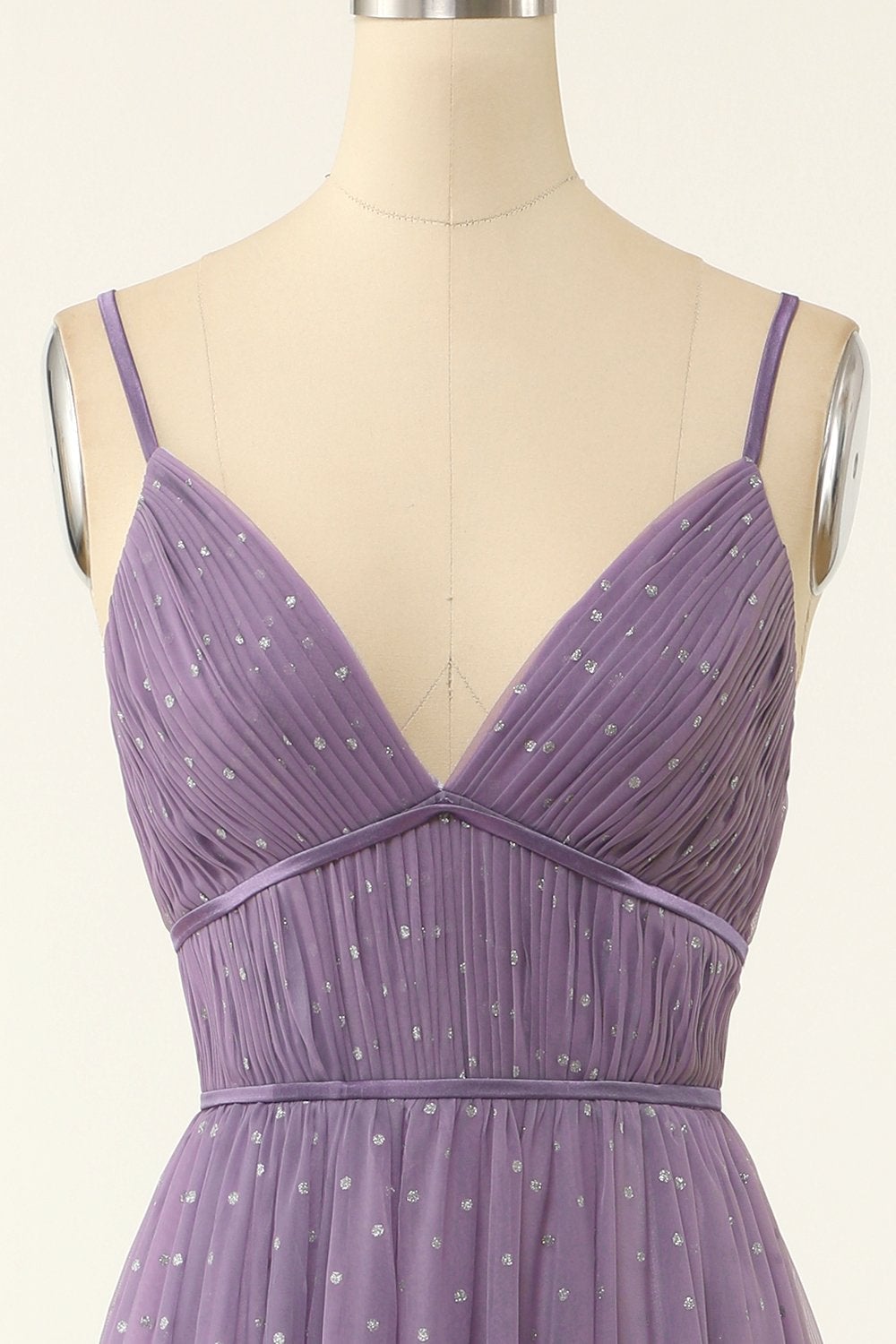 en linje lang brudepike kjole med ruffles