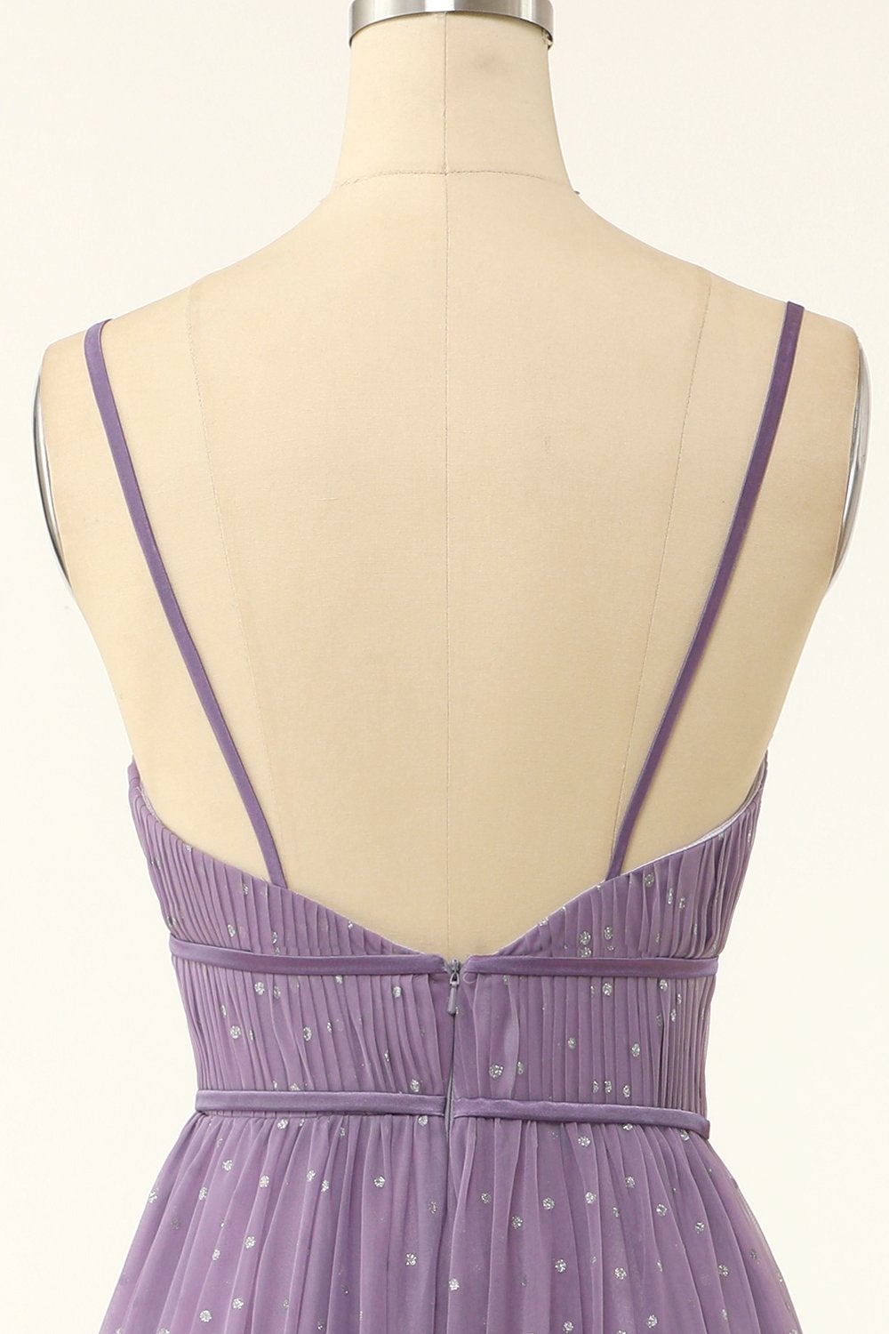 en linje lang brudepike kjole med ruffles
