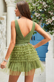 A Line Deep V Neck Green Short Homecoming Dress med Ruffles