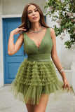 A Line Deep V Neck Green Short Homecoming Dress med Ruffles